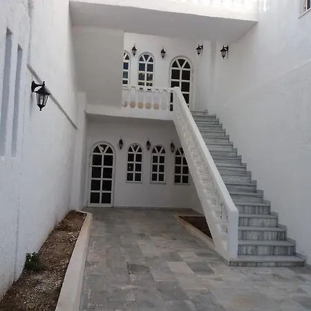 Red Castle Village Guest house